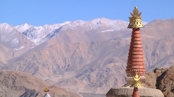 Buddhist tupas at background of Himalayan Mountains — Stock Video