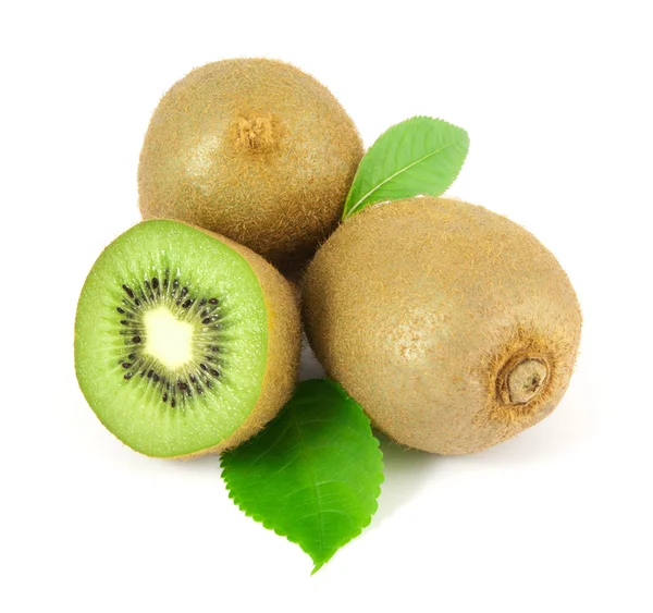 Kivi meyve ile izole üzerinde beyaz yapraklar