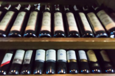 şişe şarap arka plan. Fotoğraf bulanık