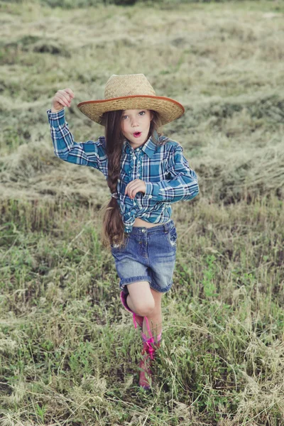 Küçük kız kovboy — Stok fotoğraf