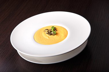 Kabak kremalı çorba, üstten görünüm