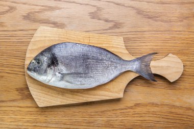 ahşap tahta üst vew Dorado balık