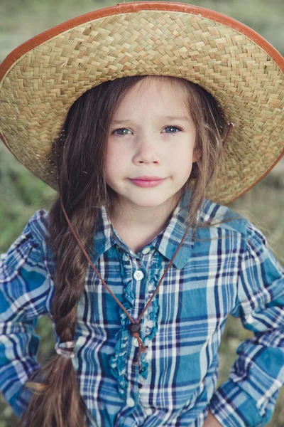 Portre küçük kız kovboy — Stok fotoğraf