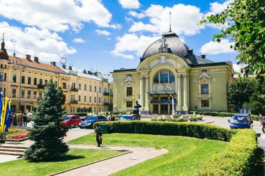 Chernivtsi tiyatroda