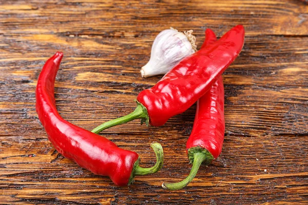 Chili pepper with garlic — Stock Photo, Image