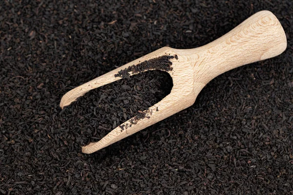 Dry Black Tea Leaves Which Wooden Scoop Set Bulk Products — Stock Photo, Image