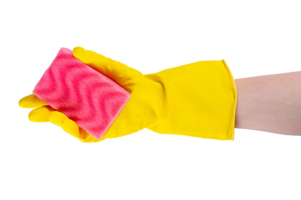 クリーニングコンセプト 黄色のゴム手袋の手は白い背景に隔離されたピンクのスポンジを保持しています — ストック写真