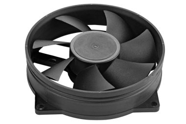 Bilgisayar fanı beyaz arkaplanda izole edildi. Dosya kırpma yolu içeriyor.