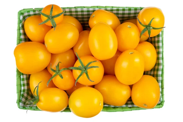 白い背景に隔離されたバスケットに黄色のトマト ダイエット食品 新鮮で健康的な野菜 最上階だ ファイルにクリッピングパスが含まれています — ストック写真