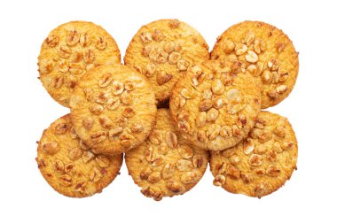 Fıstıklı kurabiye, beyaz arka planda izole edilmiş, geniş bir alan. Dosya kırpma yolu içeriyor. Tasarım ögesi. 