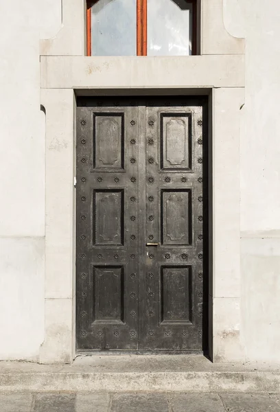 Porta de ferro — Fotografia de Stock