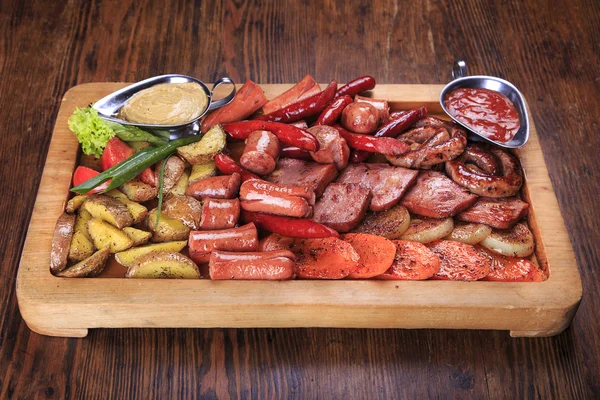 Çeşitli Kızarmış sosis