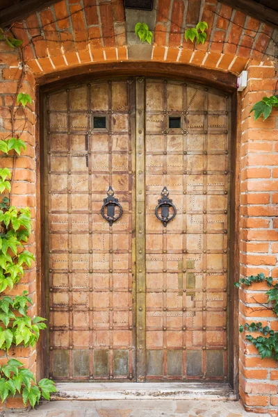 Porta in ferro battuto antico — Foto Stock