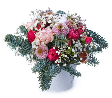 Beyaz renkte izole edilmiş düğün buketi. Taze, yemyeşil renkli çiçekler.