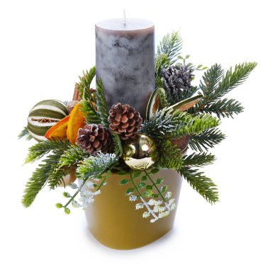 Mum ve Noel süslemeleri beyaz arka planda izole edilmiş. Yeni yıl ve Xmas iç dekorasyonu.