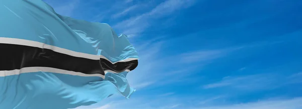 Gran Bandera Botswana Ondeando Viento Contra Cielo Con Nubes Día — Foto de Stock