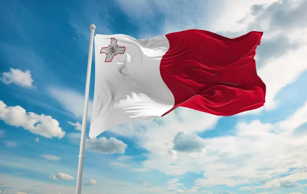 Nagy Málta Zászló Integet Szélben — Stock Fotó