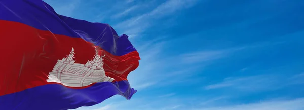 Grote Vlag Van Cambodja Zwaaiend Wind Tegen Lucht Met Wolken — Stockfoto