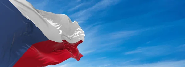 Tjeckiens Stora Flagga Viftar Vinden Mot Himlen Med Moln Solig — Stockfoto