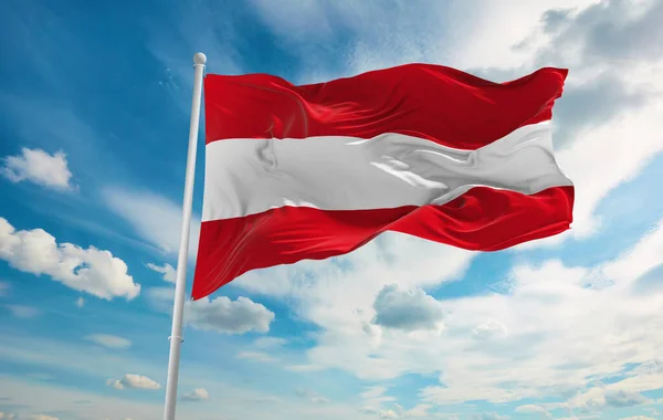 Velká Rakouská Vlajka Vlající Větru — Stock fotografie
