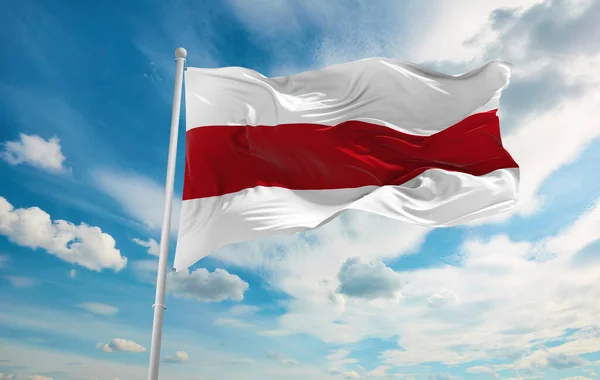 風に揺れるベラルーシの大きな白い旗 — ストック写真