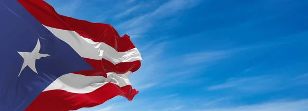 Gran Bandera Puerto Rico Ondeando Viento Contra Cielo Con Nubes — Foto de Stock