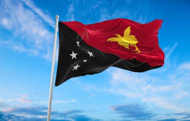 Büyük Papua Yeni Gine bayrağı rüzgarda dalgalanıyor