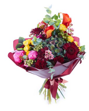 Beyaz renkte izole edilmiş düğün buketi. Taze, yemyeşil renkli çiçekler.