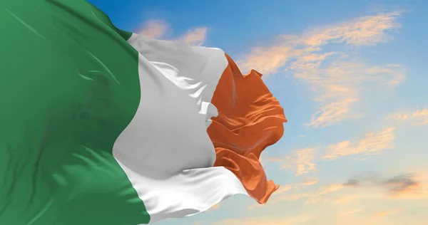 Gran Bandera Irlanda Ondeando Viento —  Fotos de Stock