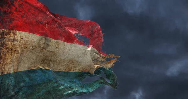 Przerwana Flaga Luksemburga Machająca Wietrze Ilustracja — Zdjęcie stockowe