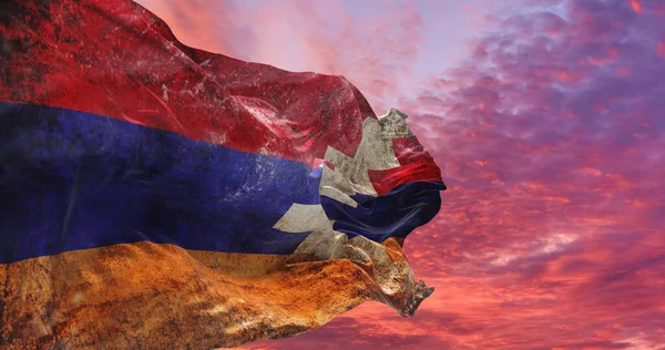 Ретро Флаг Нагорно Карабахской Республики Гранжевой Текстурой Размахивающей Ветру Иллюстрация — стоковое фото