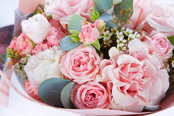 Buquê Casamento Isolado Branco Buquê Fresco Exuberante Flores Coloridas — Fotografia de Stock