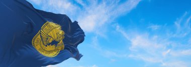 Atlanta bayrağı bulutlu arka planda gün batımında, panoramik manzara. Atlanta hakkında vatansever bir kavram ve geniş afişler için kopya alanı. 3d illüstrasyon.