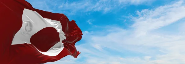 Επίσημη Σημαία Του Νομού Kumamoto Κυματίζει Στον Άνεμο Κοντάρια Σημαίας — Φωτογραφία Αρχείου