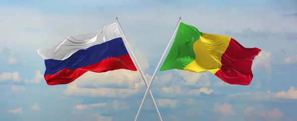 Vlajky Ruska Mali Vlnící Větru Vlajkových Stožárech Proti Obloze Mraky — Stock fotografie