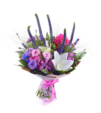 Beyaz renkte izole edilmiş düğün buketi. Taze, yemyeşil renkli çiçekler.,