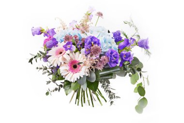 Bir demet çiçek. Düğün çiçeği süslemesi. yazlık ev dekorasyonu,