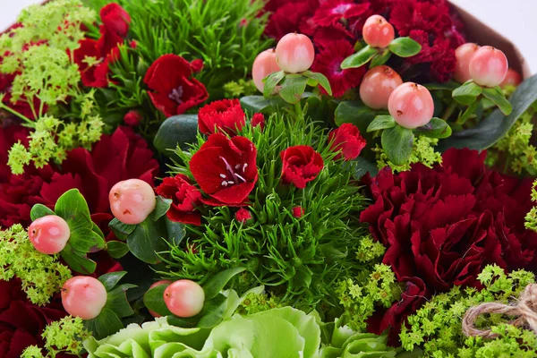 Hochzeitsstrauß Isoliert Auf Weiß Frischer Üppiger Strauß Bunter Blumen — Stockfoto