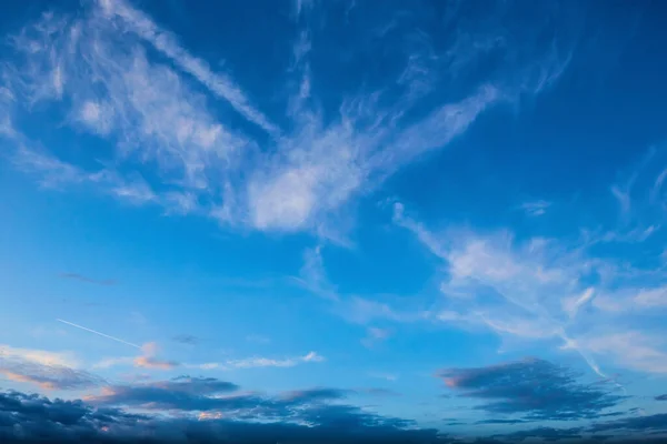 Nyugodt Esti Égbolt Panorámája Felhőkkel Égi Háttér Naplemente Után Napkelte — Stock Fotó