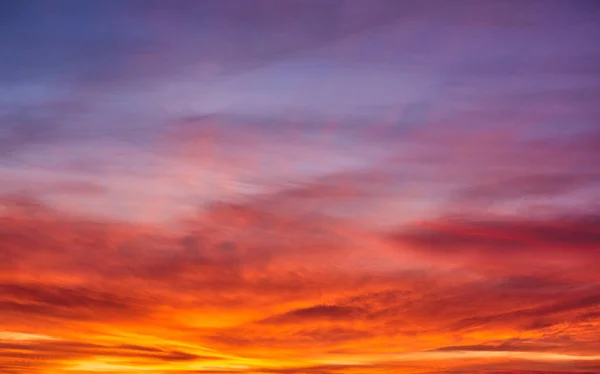 Kilátás Esti Égboltra Felhőkkel Sunset Sky Háttér Sunrise Világító Felhők — Stock Fotó
