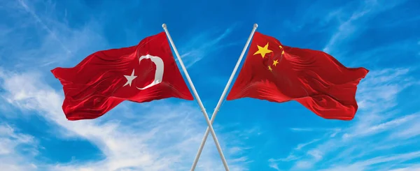 Vlaggen Van China Turkije Zwaaien Wind Vlaggenmasten Tegen Hemel Met — Stockfoto