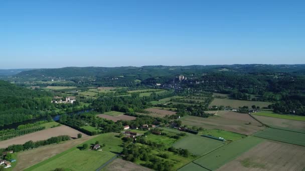 La vallée des chateaux dans le Périgord Noir en France — Stok video