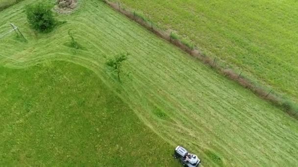 Cortacésped Montando Acción Visto Desde Cielo — Vídeos de Stock