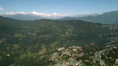 Sikkim Hindistan 'ın Gangtok şehri gökyüzünden görüldü.