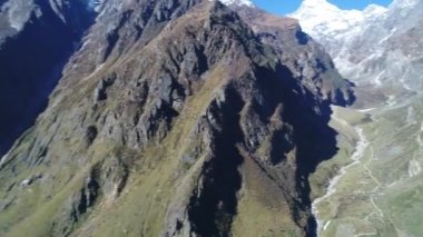 Hindistan 'ın Badrinath eyaleti Uttarakhand gökyüzünden görüldü.
