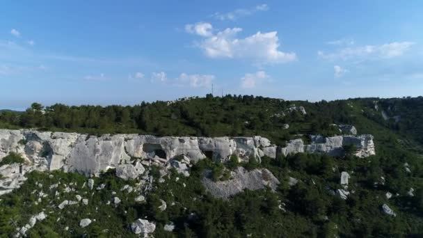 Cuevas Del Macizo Los Alpilles Francia Vistas Desde Cielo — Vídeo de stock