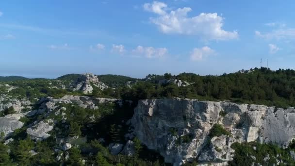 Cuevas Del Macizo Los Alpilles Francia Vistas Desde Cielo — Vídeo de stock