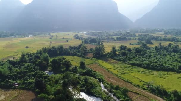 Τοπίο Γύρω Από Την Πόλη Vang Vieng Στο Λάος Δει — Αρχείο Βίντεο