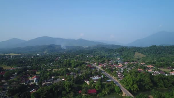 Vang Vieng Stad Laos Gezien Vanuit Lucht — Stockvideo