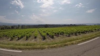 Fransa 'nın Bouches-du-Rhone şehrinde gökyüzünden Les Baux-de-Provence köyü